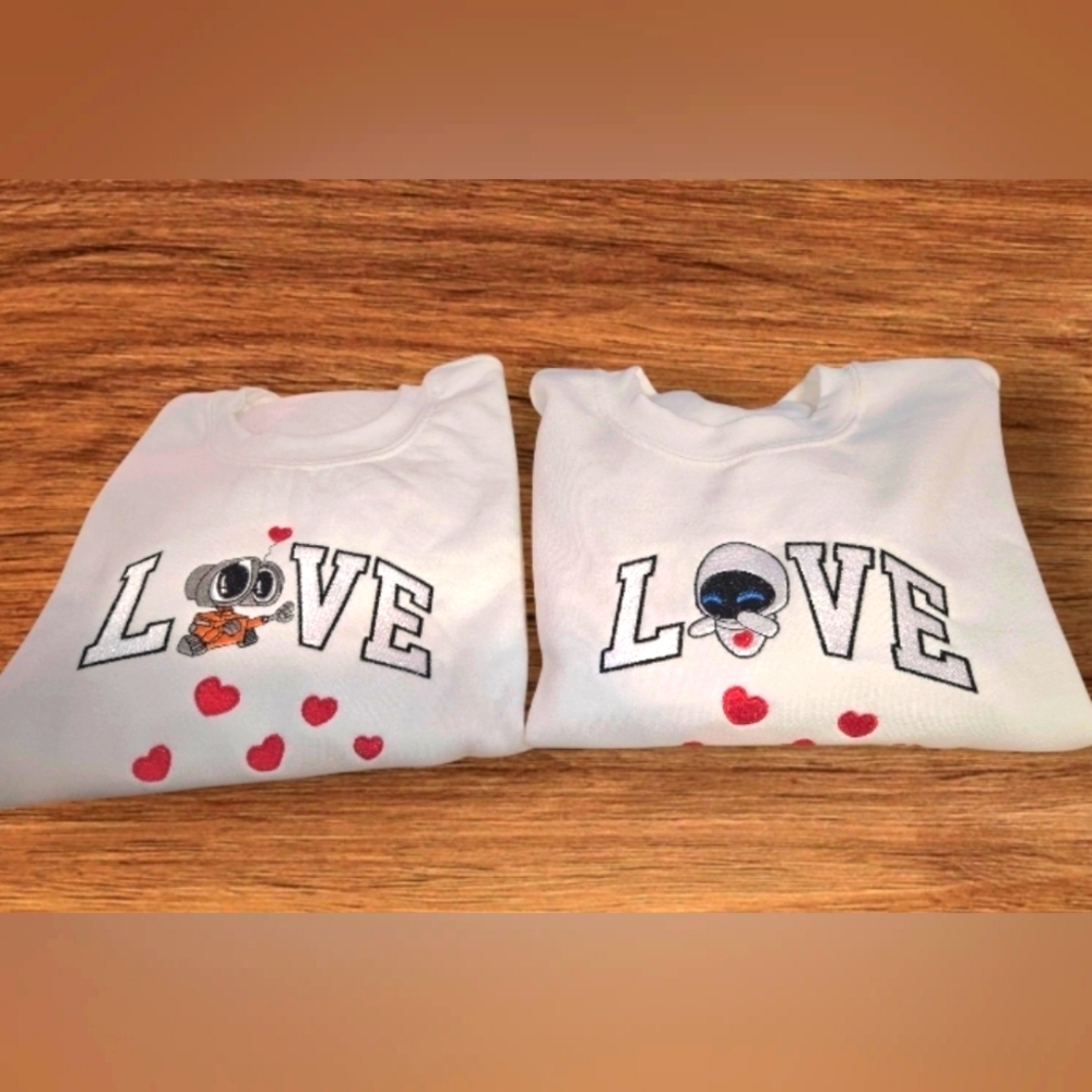 embroideryCrewneck sweater white color#wall-e #eve